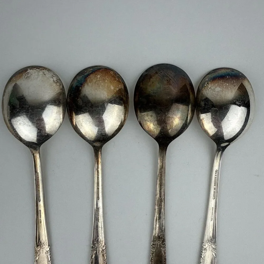 Oneida Wm Rogers Artistic Round Soup Spoons Set of 4